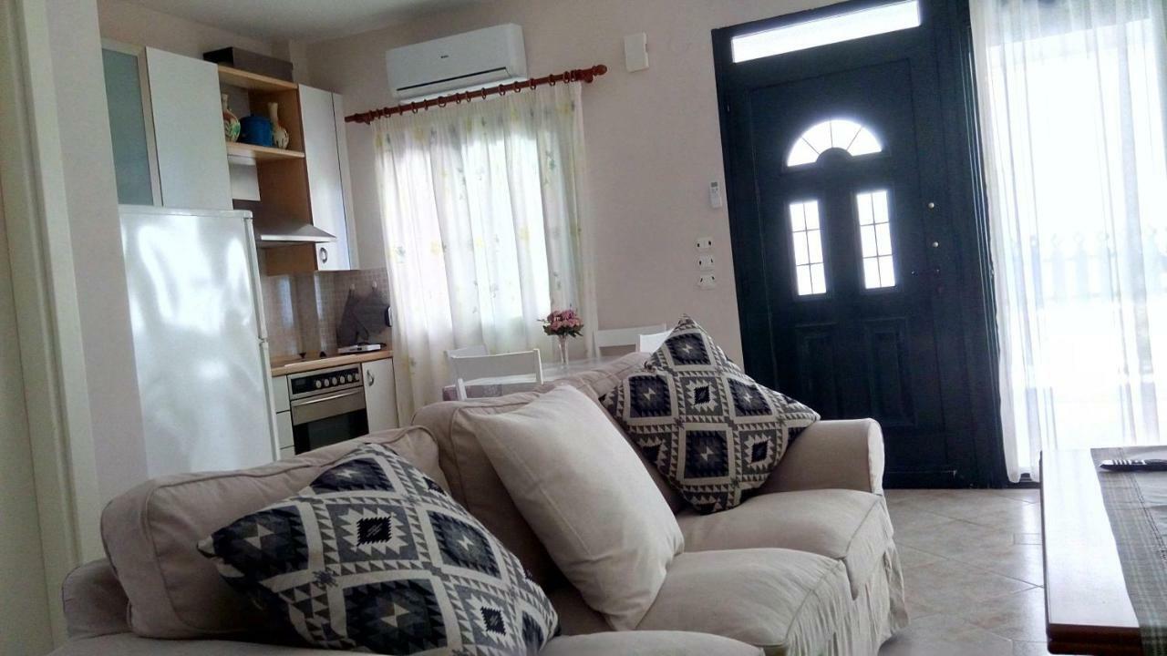 Cute Maisonette No2 On Coastal Sidewalk Nikiti  Exterior photo