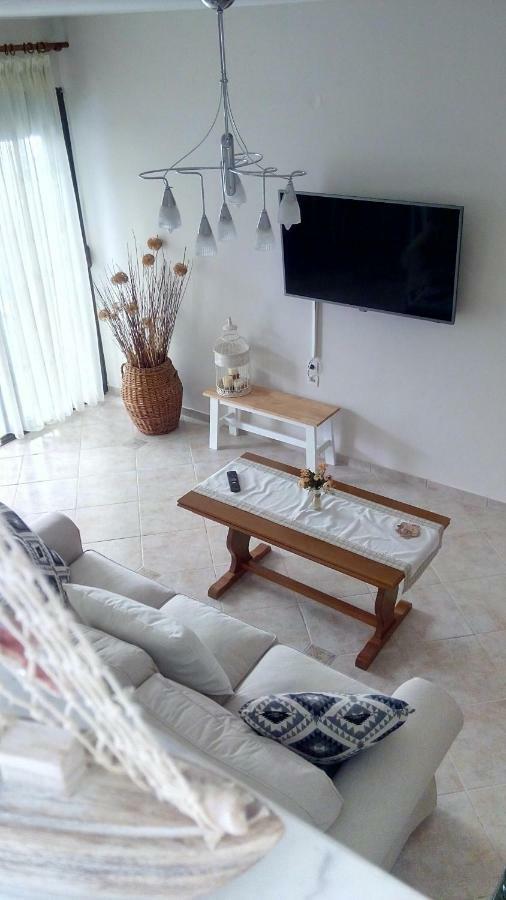 Cute Maisonette No2 On Coastal Sidewalk Nikiti  Exterior photo